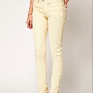 Gap 1969 “creamy yellow” polka dot legging jeans, size 26